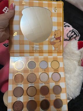 Winnie the Pooh Eyeshadow Palette - Warm Neutral & Gold Shades